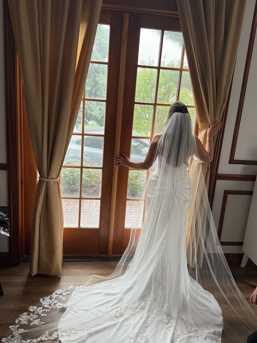 Elegant White Bridal Long Veil